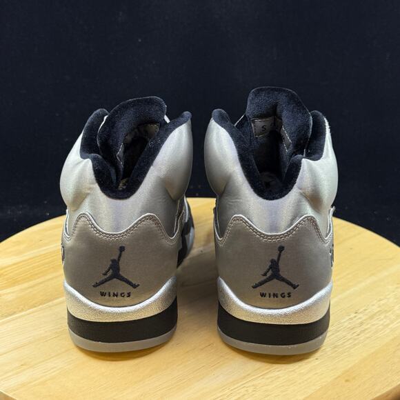 Air Jordan 5 Retro Wings Womens Grey Shoes Sz 7.5 New Sneaker IO2038-001 - Picture 3 of 10